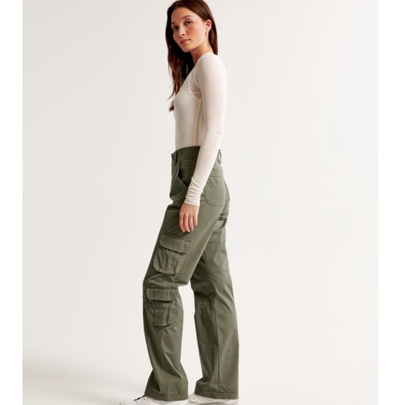 Abercrombie & Fitch Relaxed Cargo Pant Size 10 30s Short Green NWT - Picture 3 of 7